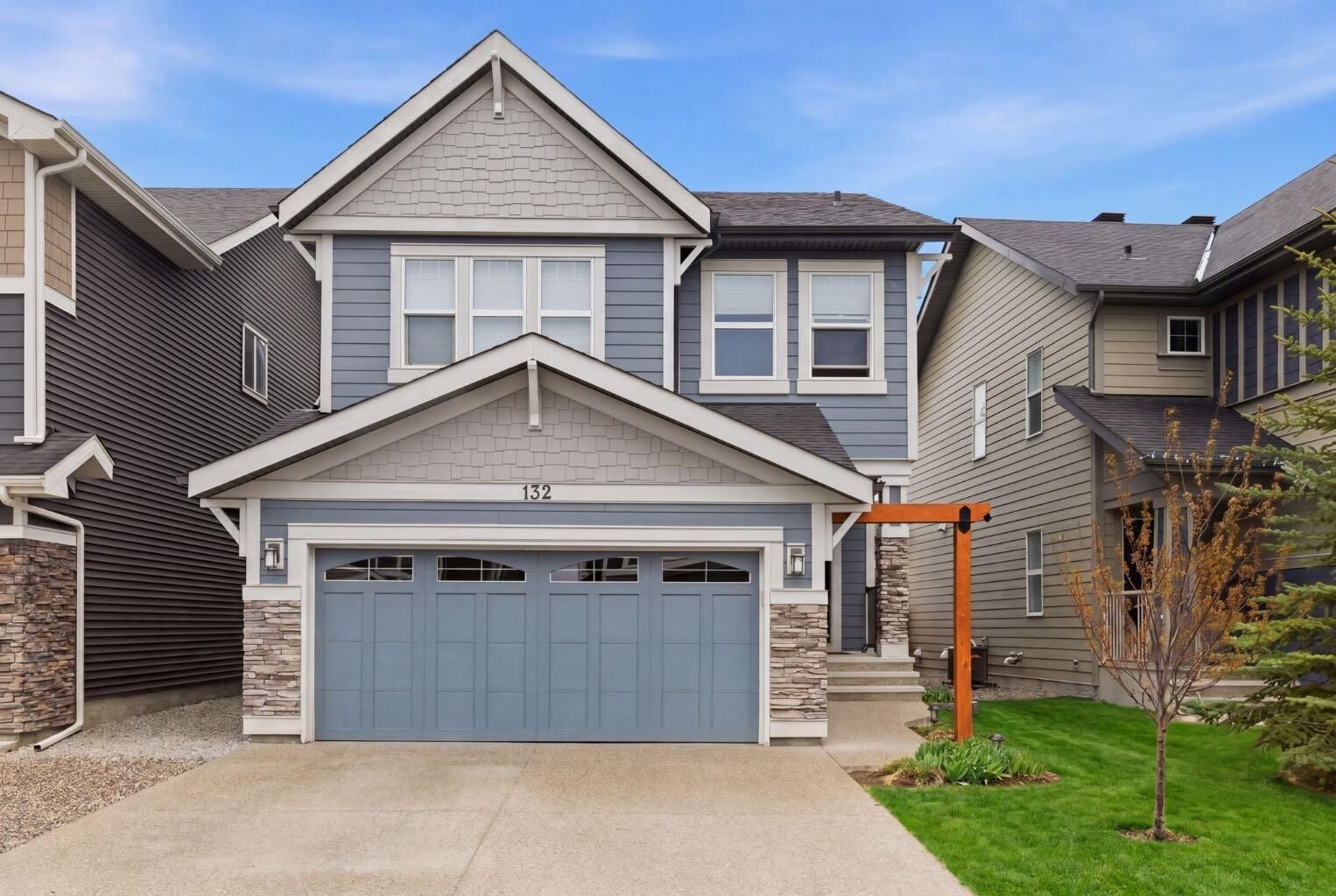 Property Photo:  132 Sundown Way  AB T4C 2M6 