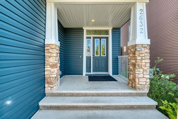 Property Photo:  2632 Ravenslea Gardens SE  AB T4A 0T2 