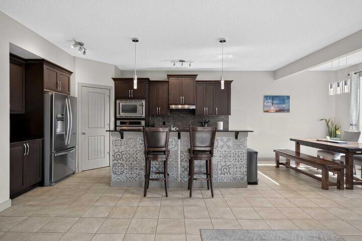 Property Photo: 166 Hillcrest Circle SW AB T4B 0Y5