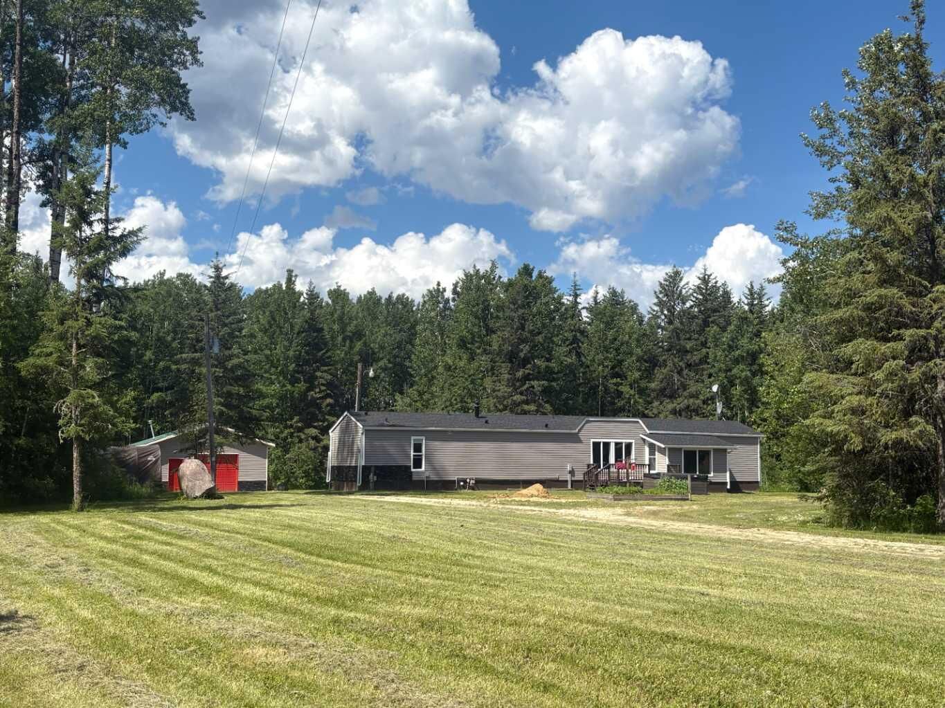 Property Photo:  2774 Stump Hollow Street  AB T0G 2K0 