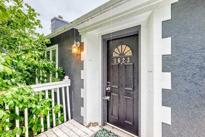 Property Photo: 1623 6A Street NW AB T2M 3H1