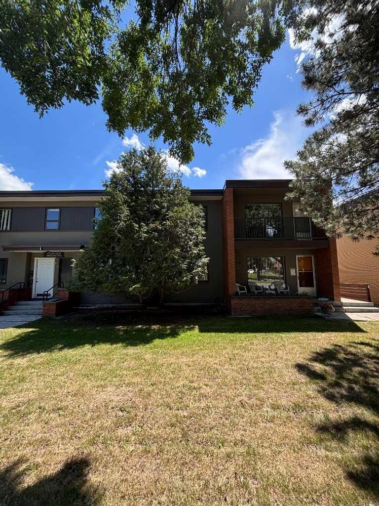 Property Photo:  1814 10 Avenue S 9  AB T1K 0B6 