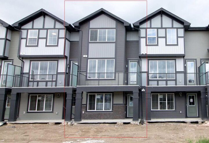 Property Photo:  18 Sundown Place  AB T4C 3H2 