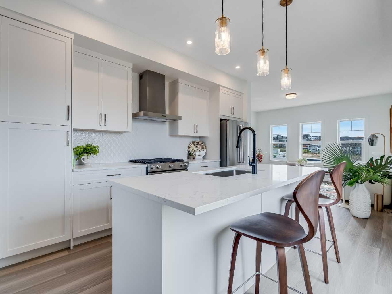 Property Photo: 200 Southridge Drive 6092 AB T1S 5P9