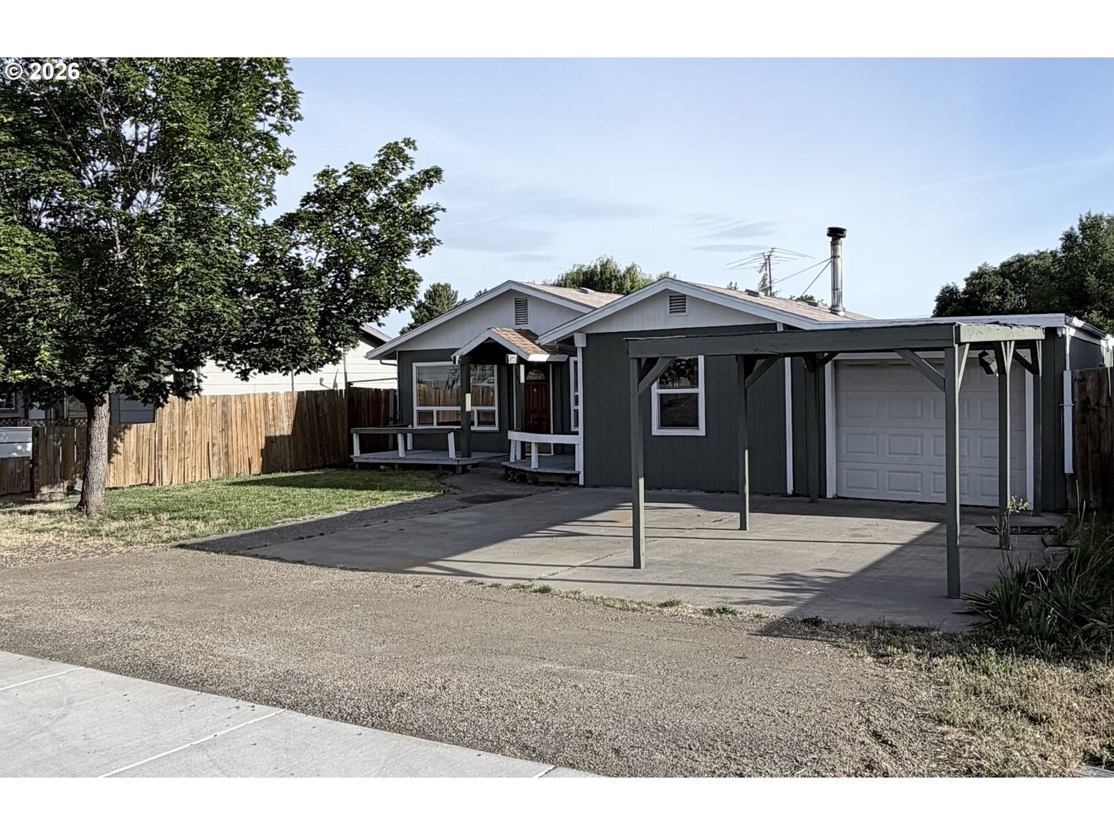 Property Photo: 531 W Darland Dr WA 98620