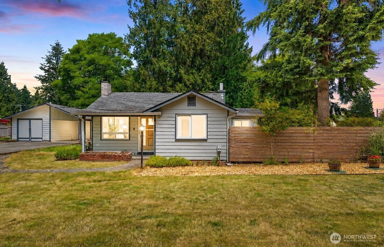 Property Photo:  1248 S 129th Street  WA 98168 