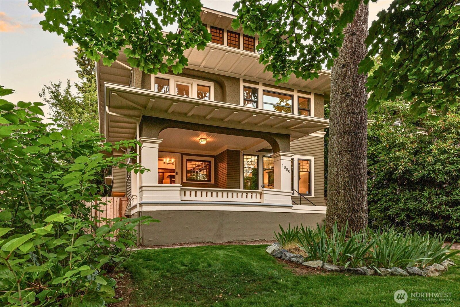 Property Photo: 1000 15th Avenue E WA 98112