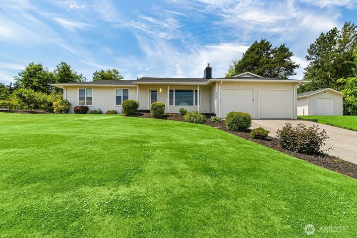 Property Photo:  2949  Canlin Drive  WA 98248 