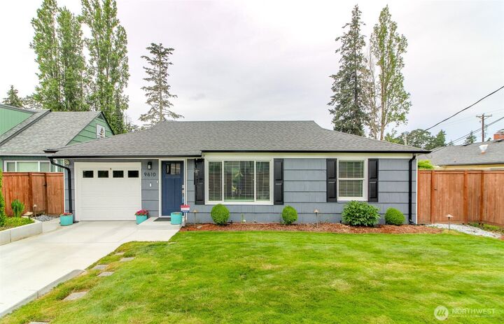 Property Photo:  9610  Oak Lane SW  WA 98499 