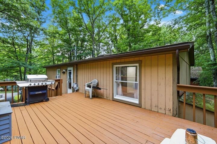 Property Photo:  105 Doe Loop  PA 18324 