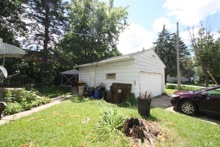 Property Photo:  1601 Charles Street  IL 61104 