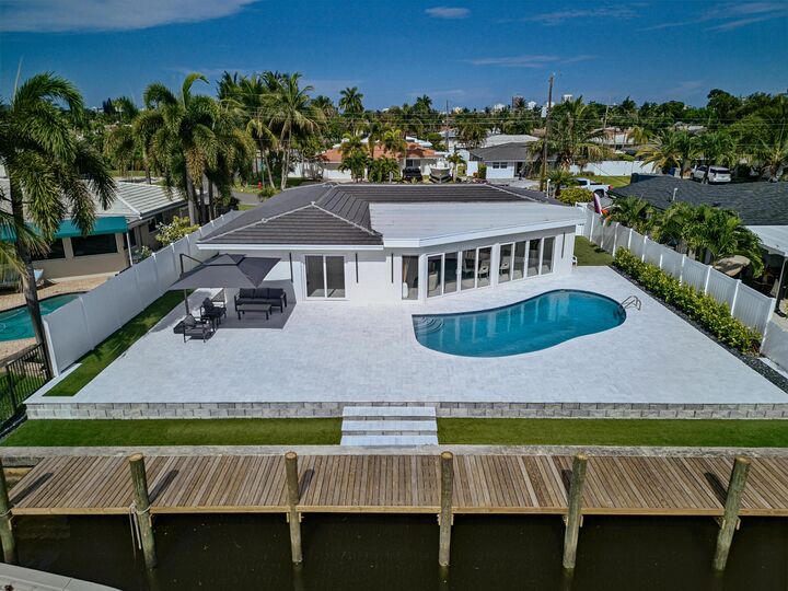 Property Photo: 411 SE 2nd Avenue FL 33060