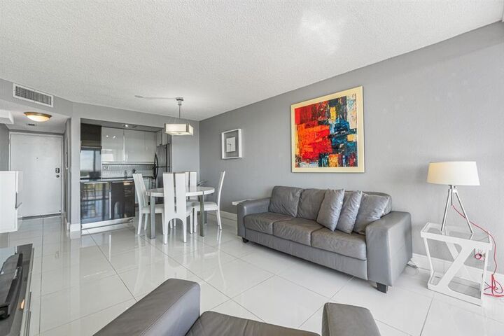Property Photo: 1830 Embassy Drive 613 FL 33401