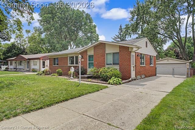 Property Photo:  42519 Applecreek Drive  MI 48170 