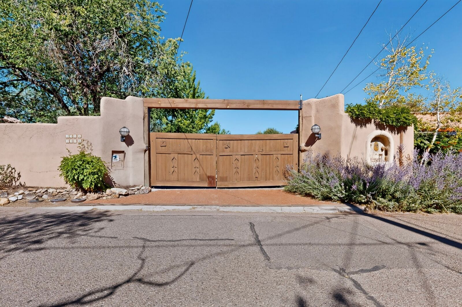 Property Photo: 230 Irvine Street A NM 87501