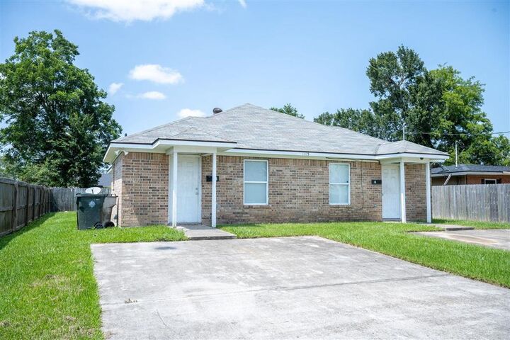 Property Photo:  1105 Sage Drive B  LA 70607 