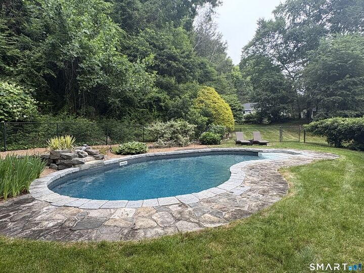 Property Photo:  37 North Pleasant Rise  CT 06804 