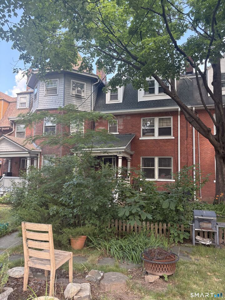 Property Photo:  12 Park Terrace  CT 06106 