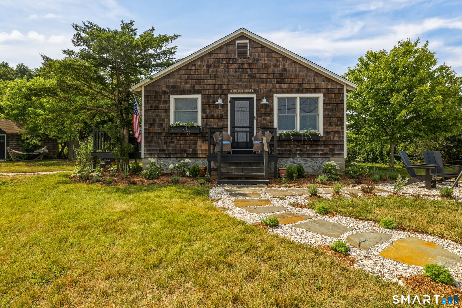 Property Photo:  69 Daniel Avenue  CT 06437 