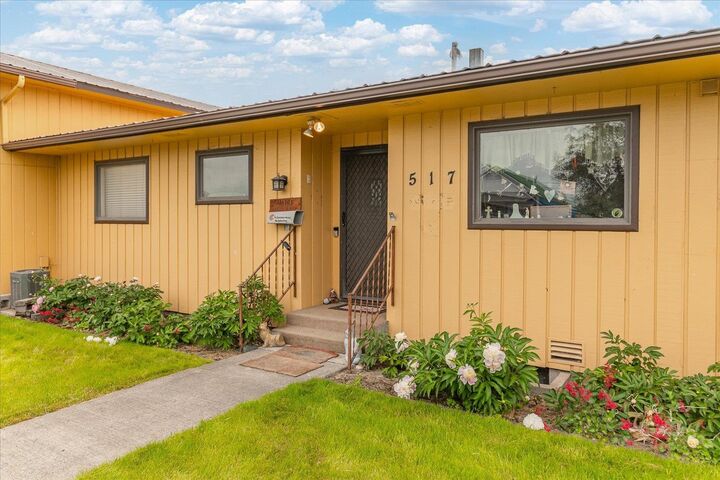 Property Photo:  517 W 4th St  WA 99032 