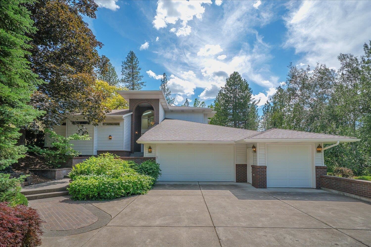 Property Photo:  4215 S Madison Rd  WA 99206 