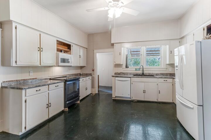 Property Photo:  11 Beech Street  SC 29303 