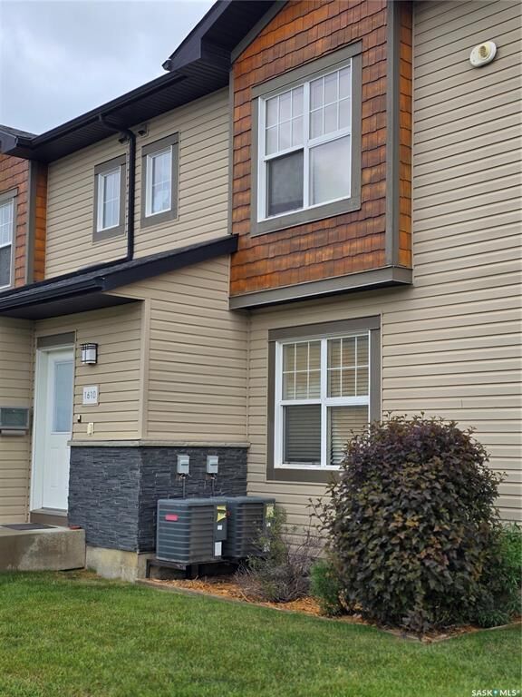 Property Photo:  1015 Patrick Crescent 1610  SK S7W 0M3 