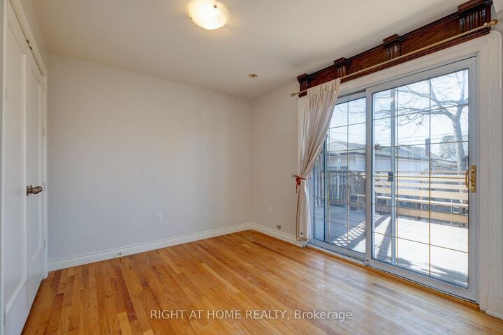 Property Photo:  952 Coxwell Avenue Main  ON M4C 3G3 