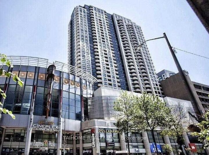 Property Photo:  8 Hillcrest Avenue 811  ON M2N 6Y6 