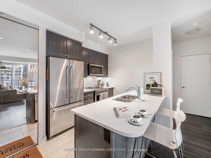 Property Photo:  825 Church Street 301  ON M4W 3Z4 