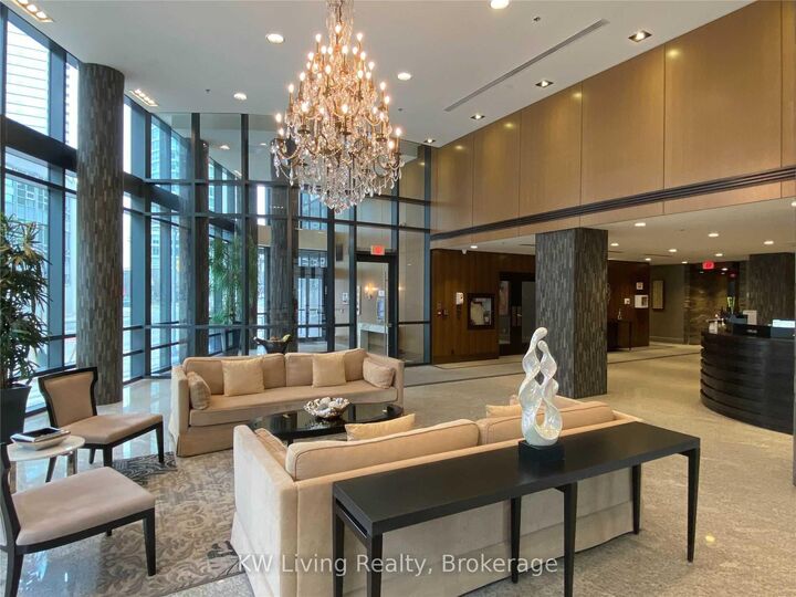 Property Photo:  825 Church Street 2701  ON M4W 3Z4 
