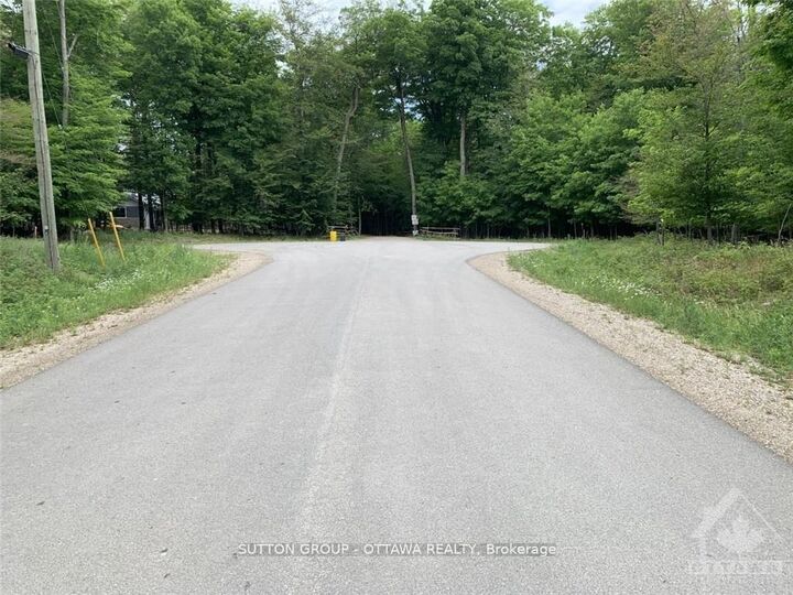 Property Photo:  25 Lumber Jack Trail  ON K7H 3C7 