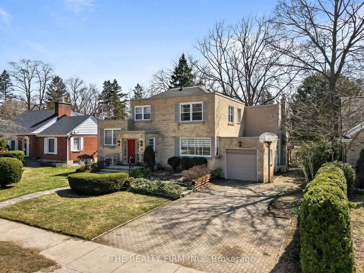 Property Photo: 15 Mayfair Drive ON N6A 2M7