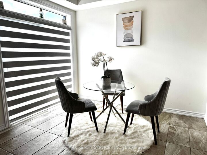 Property Photo:  39 Prudhoe Terrace  ON L9J 0W2 