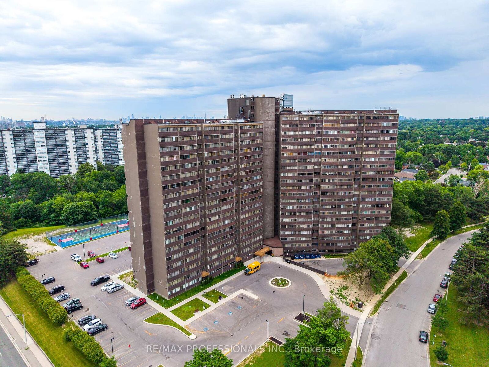 Property Photo: 11 Wincott Drive 1208 ON M9R 2R9