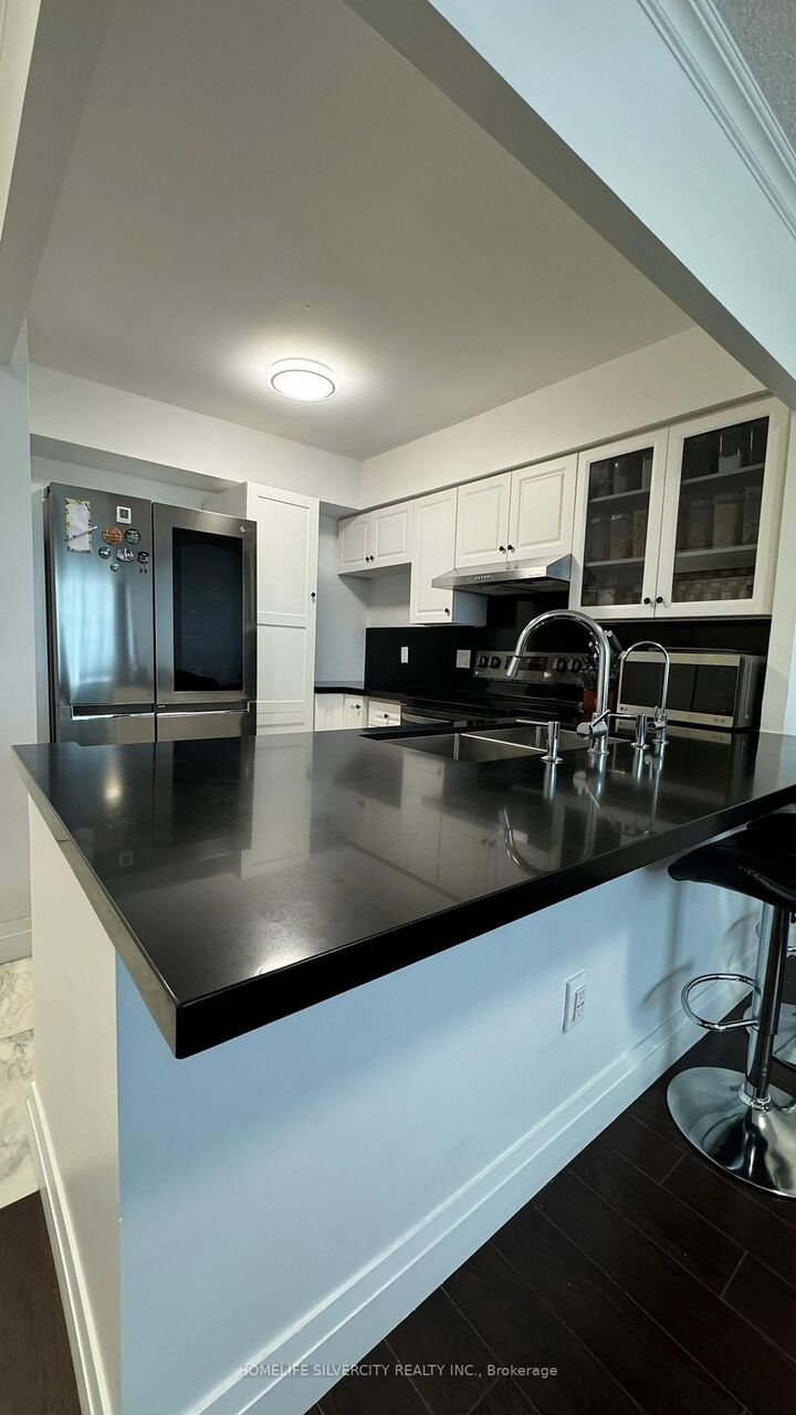 Property Photo:  55 Elm Drive W #2206  ON L5B 3Z3 