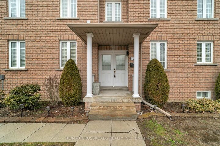 Property Photo: 106 Craggview Drive ON M1E 2L8