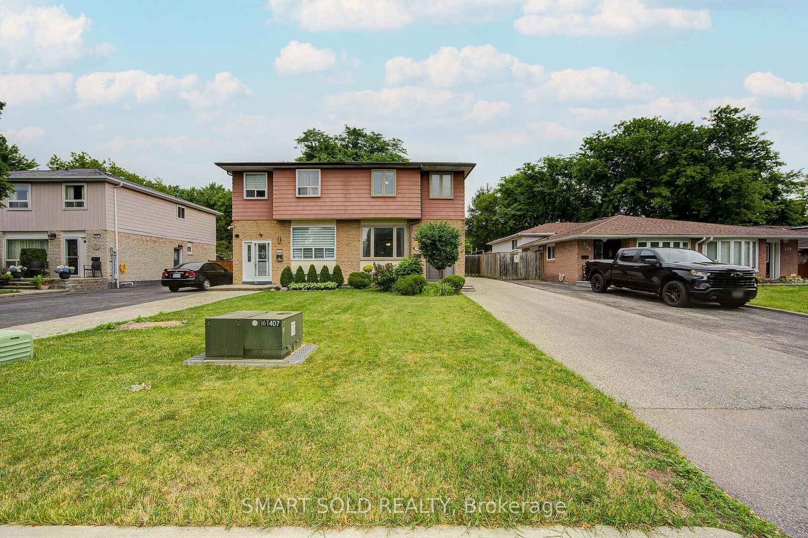 Property Photo:  255 Cedar Avenue  ON L4C 2B3 