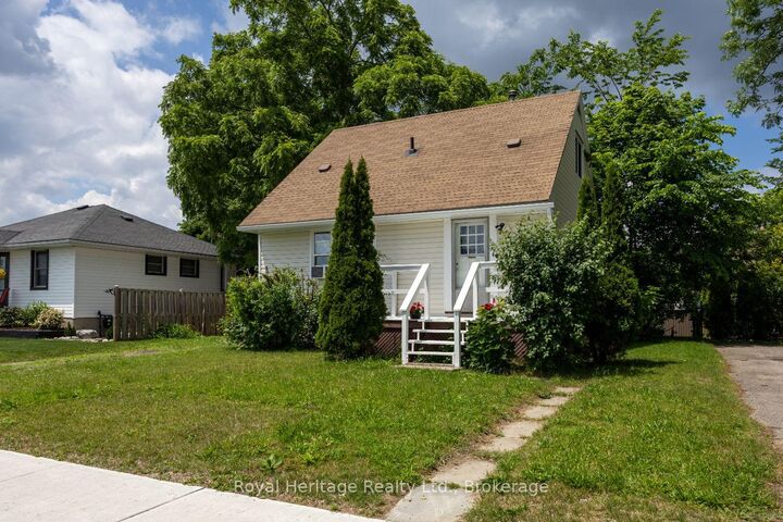 Property Photo: 722 Gillespie Avenue ON K9J 4B7
