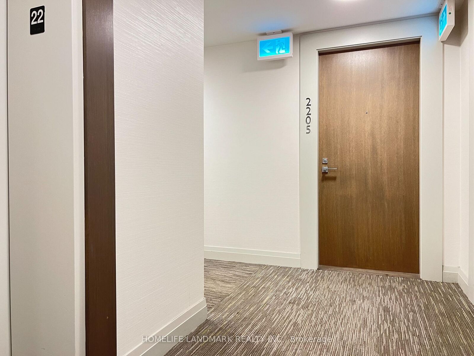 Property Photo:  251 Jarvis Street 2205  ON M5B 0C3 