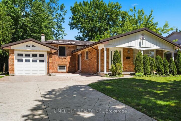 Property Photo: 43 Cumberland Crescent ON N5X 1B7