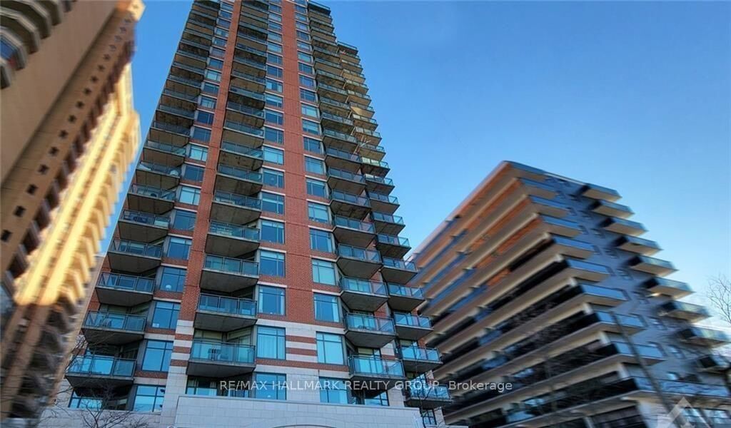 Property Photo: 570 Laurier Avenue W 906 ON K1R 1C8