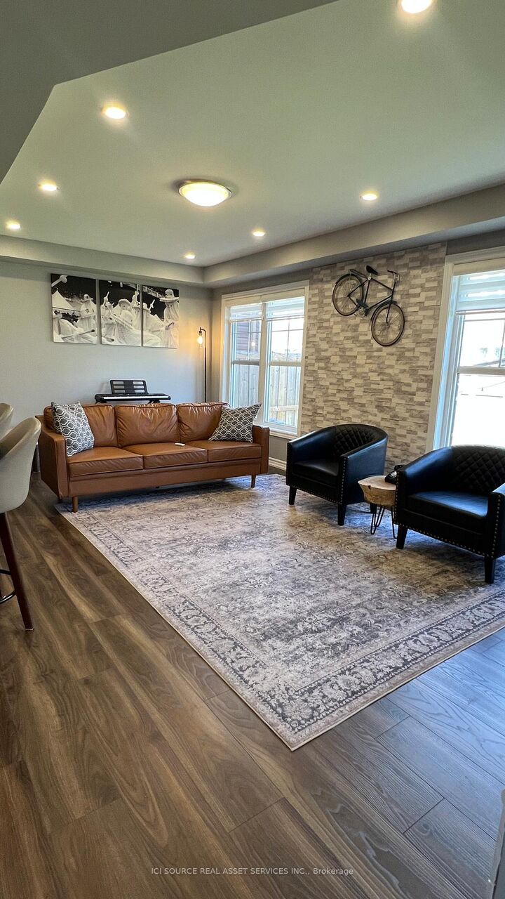 Property Photo:  330 Sweetclover Way  ON K4A 1E6 