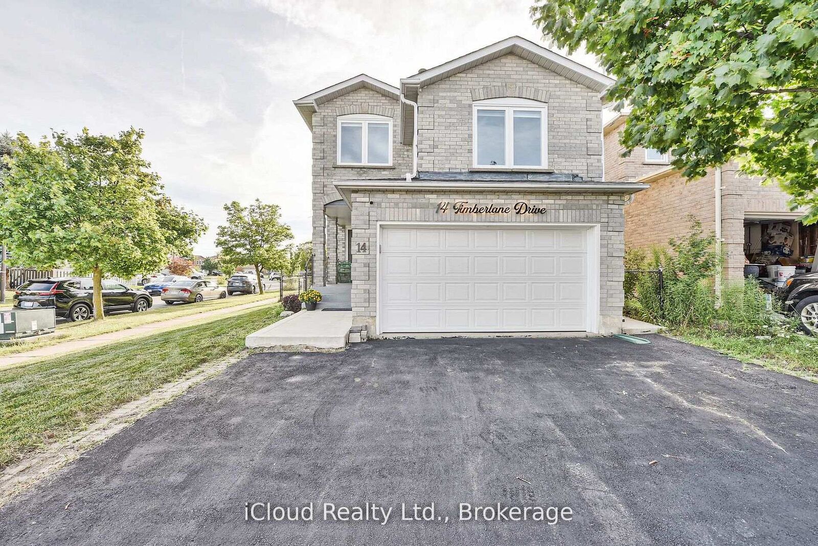 Property Photo: 14 Timberlane Drive ON L6Y 3Y3