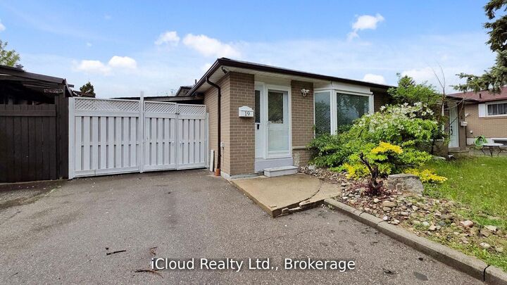 19 Flamingo Crescent — photo 1
