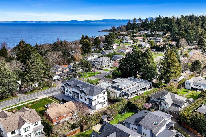 Property Photo: 1559 Ash Rd #3 BC V8N 2S9
