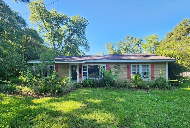 Property Photo:  127 W Bush Street  GA 31784 