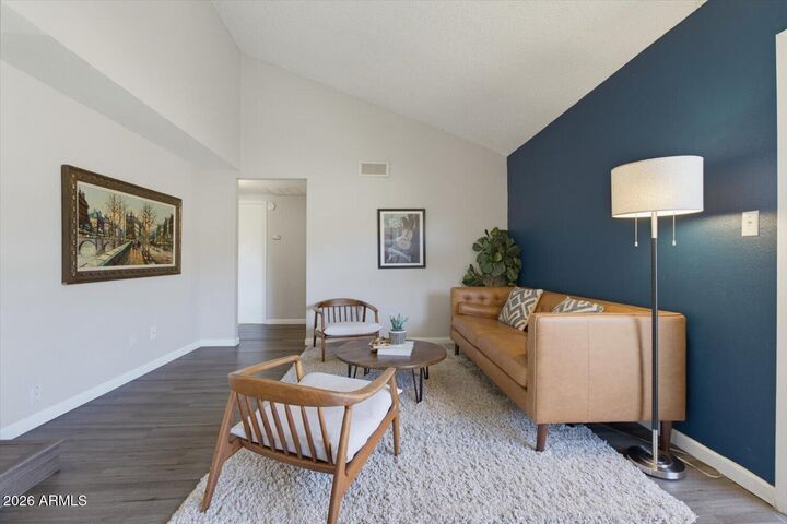 Property Photo:  917 S Hacienda Drive  AZ 85281 