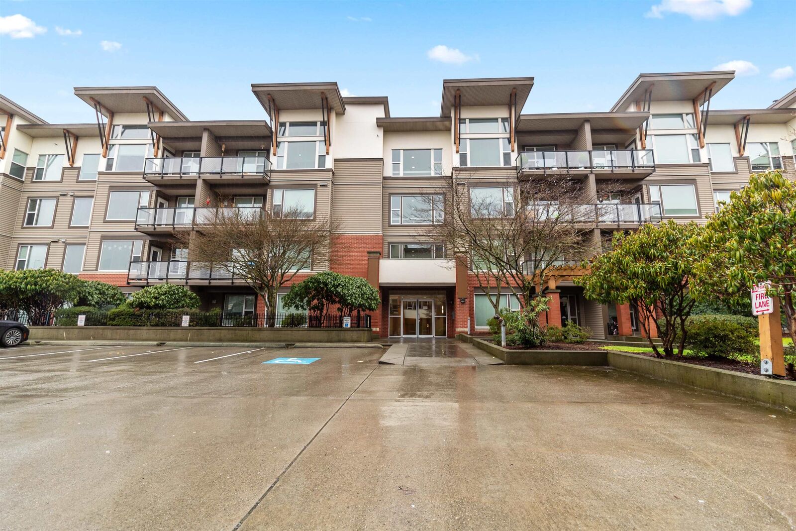 Property Photo: 33539 Holland Avenue 207 BC V2S 0C6