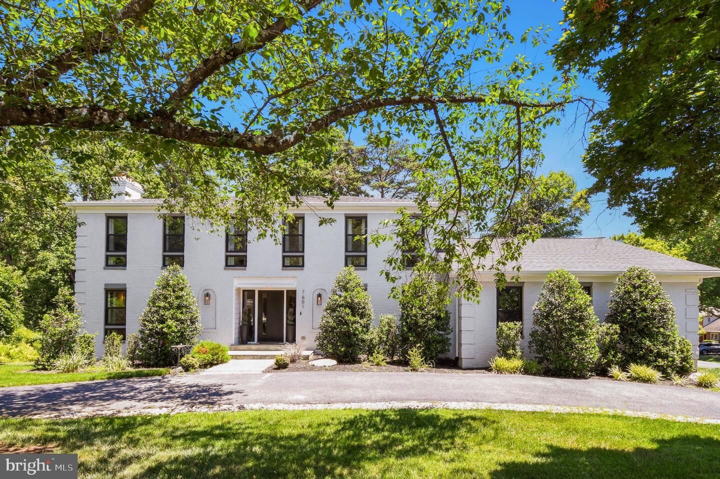 Property Photo: 7601 Persimmon Tree Lane MD 20817